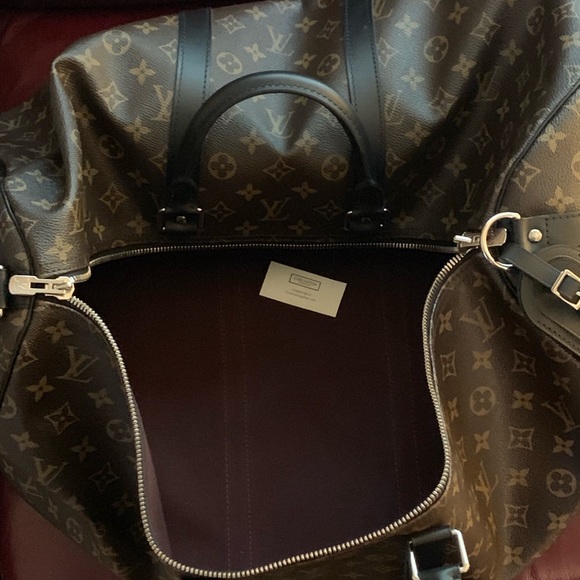 Men’s Louis Vuitton Travel Duffle - Picture 2 of 2